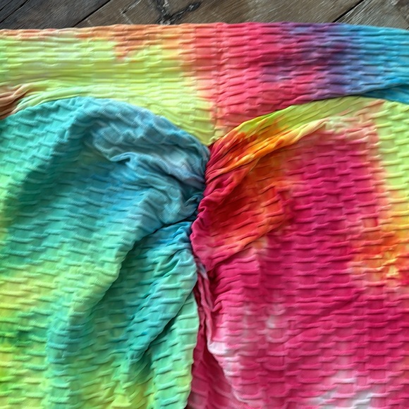 TikTok Ruched Butt Leggings NWT - Picture 4 of 8